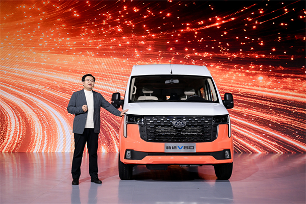 跑得猛、花得少、养得省、全场景！“全场景高价值轻客”上汽大通新途V80 9AT荣耀上市，全面高人一档