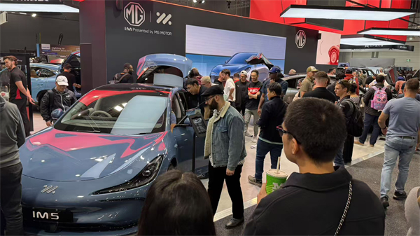 智己汽车正式登陆澳大利亚，双车闪耀墨尔本车展